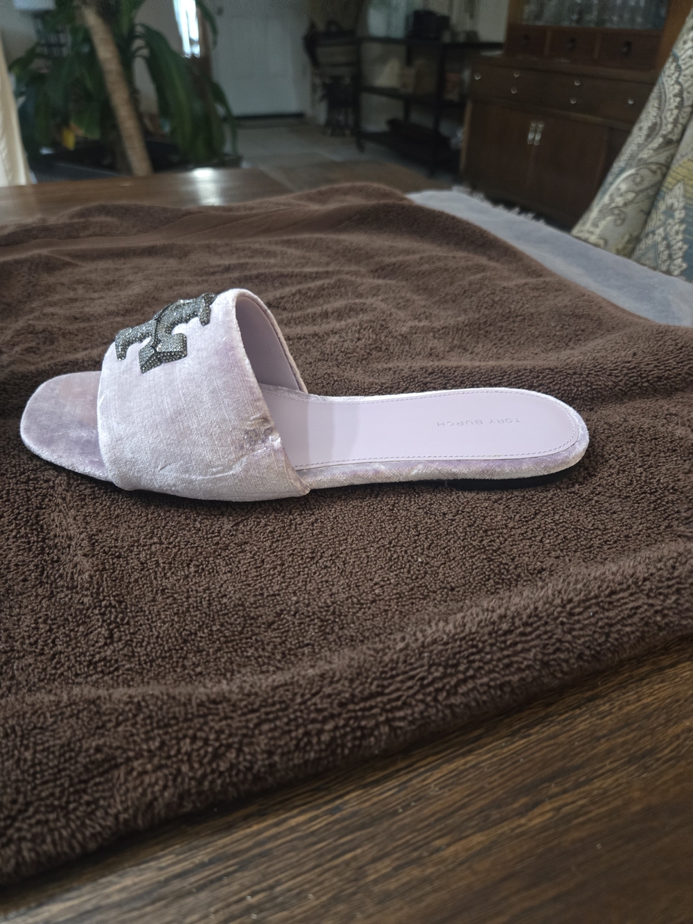 Tory Burch Lilac Velvet Slide Sandals with Crystal Logo NWT Size 10 - Picture 8 of 11